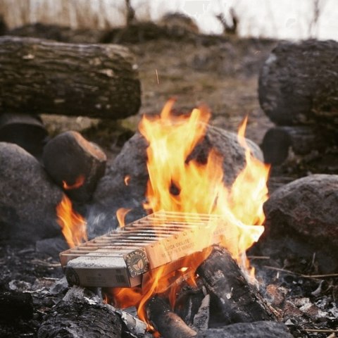 Casus Grill w papierowym opakowaniu
